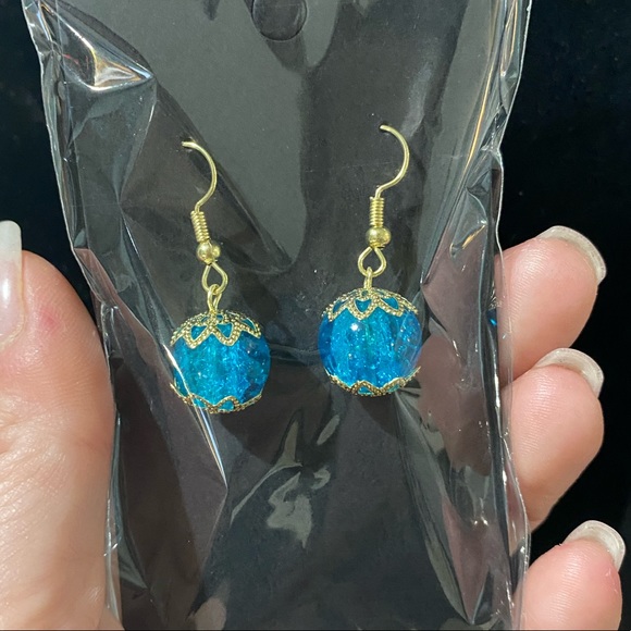 Turquoise crackle glass gold toned earrings - Picture 2 of 2